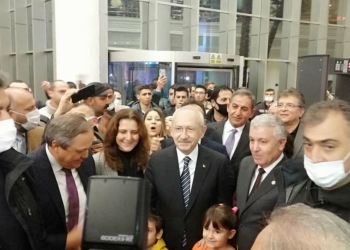 Kılıçdaroğlu'na Kayseri'de doğum günü sürprizi