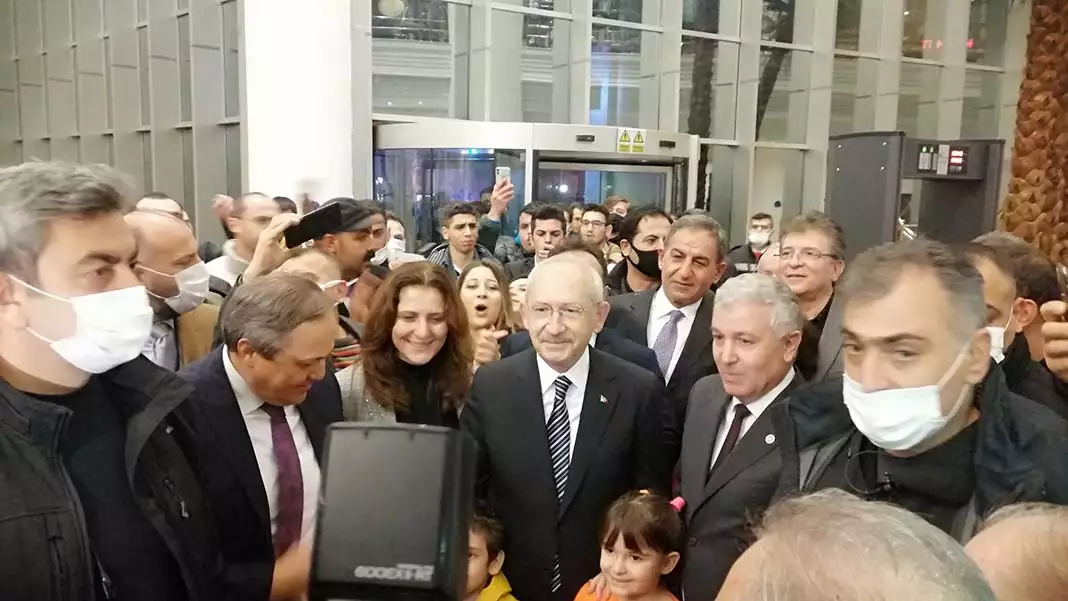 Kılıçdaroğlu'na kayseri'de doğum günü sürprizi