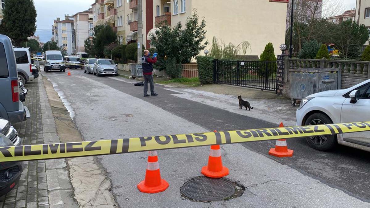 Kocaeli'de avukat komşusunu tabanca ile yaraladı