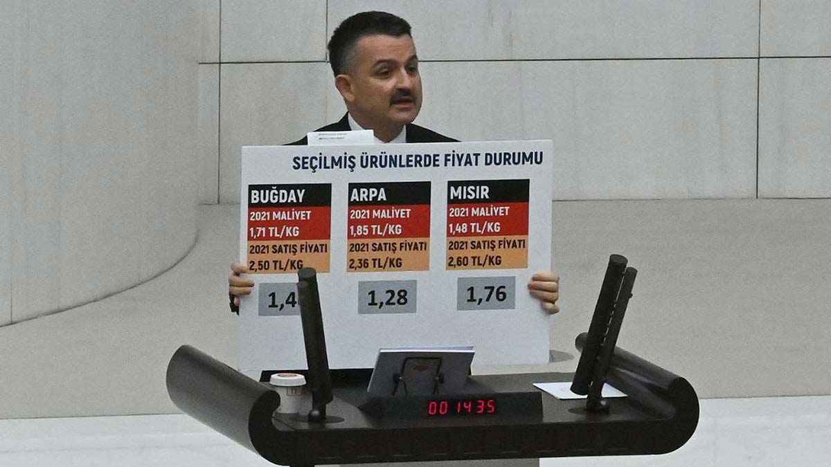 " Türkiye ve dünya da maalesef 2021 iklim değişikliğini, tüm yılların daha ötesinde yaşamak durumunda kalmıştır"