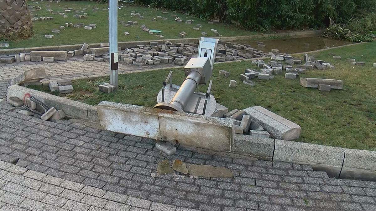 Erken saatlerde adaya gelen İstanbul Büyükşehir Belediyesi görevlileri çalışmaya başladı