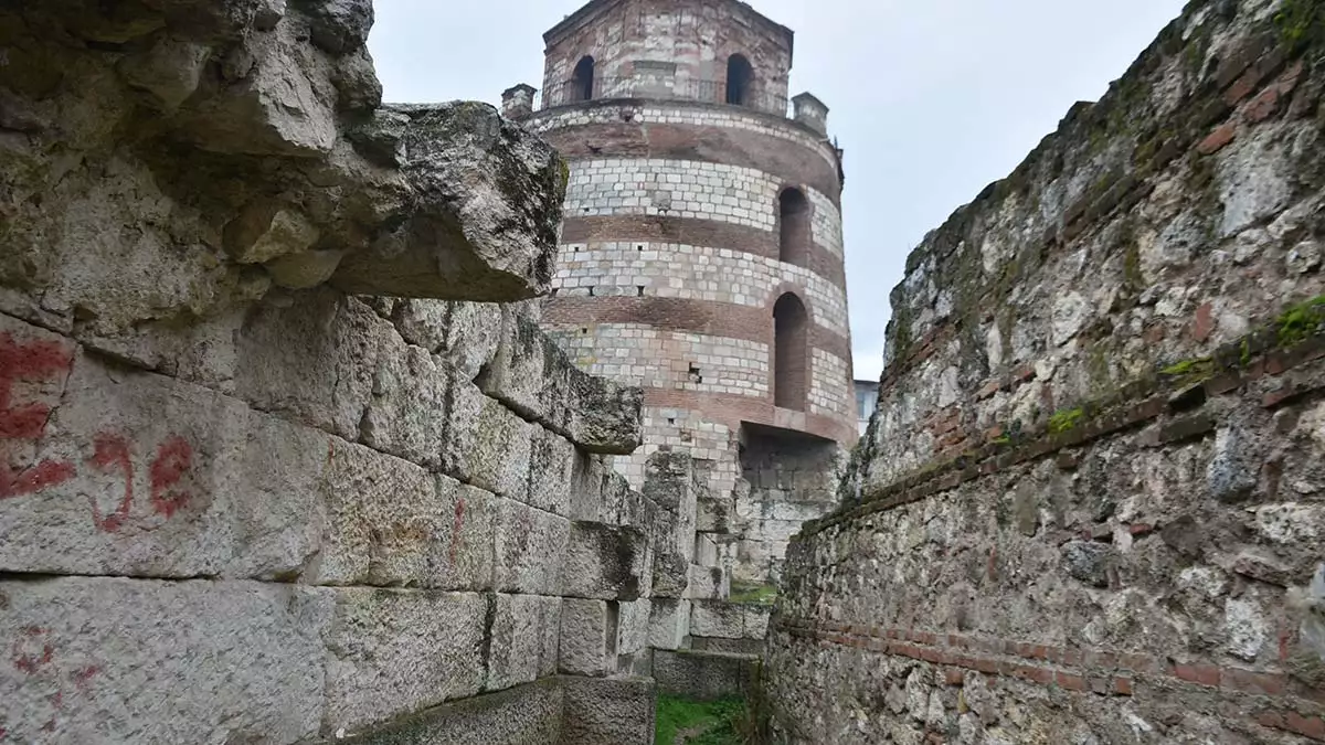 Makedon kulesi'nde restorasyon çalışması başlatıldı
