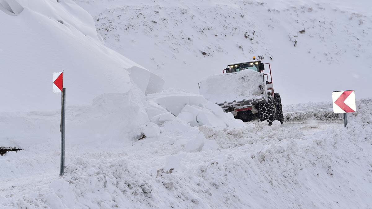 Malatyada kardan kapanan mahalle yollari acildi 2 - yerel haberler - haberton