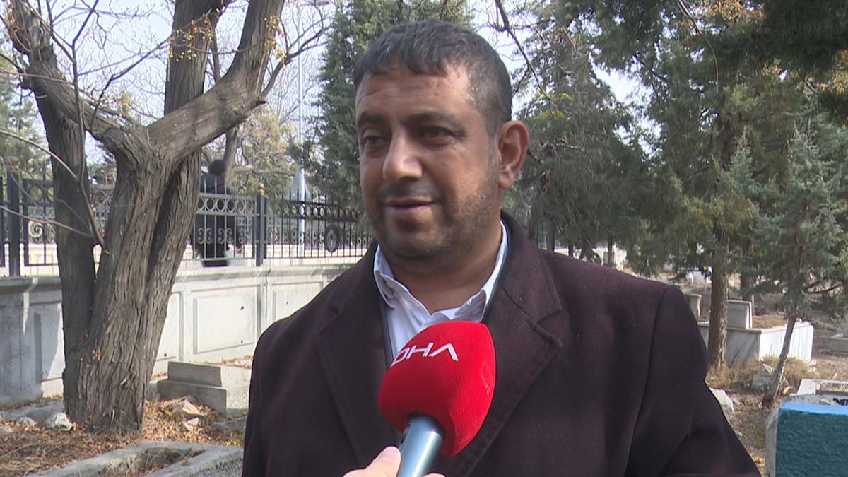 " Görenler ilk etapta şaşırıyor ve bizlere soruyor. Biz de mezarın hikayesini anlatınca insanlar hüzünleniyor"