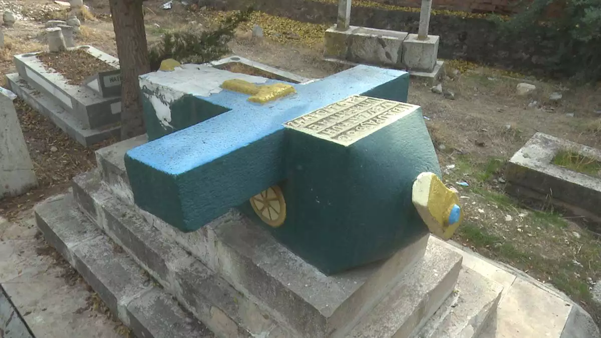 Malatyadaki ucak mezar hikayesi ile ilgi cekiyor 4 - yerel haberler - haberton