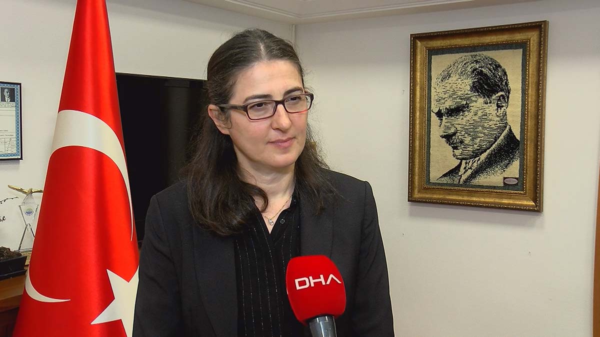 " Kıyılarımızda böyle türler var mı? Diye sorarsanız 'evet' var. Ancak Marmara Denizi'nde çok nadir çıkıyorlar"