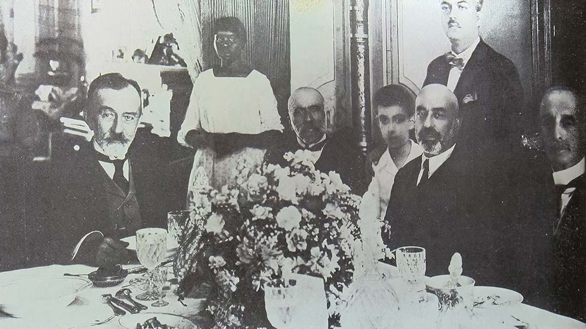 " Bu dairede, bu milletin istiklal mücadelesinin en canlı şahidinin, bir alimin, 20 yüzyılın büyük bir aydınının son günleri, hüzünleri, hasretleri duyguları yatmakta"