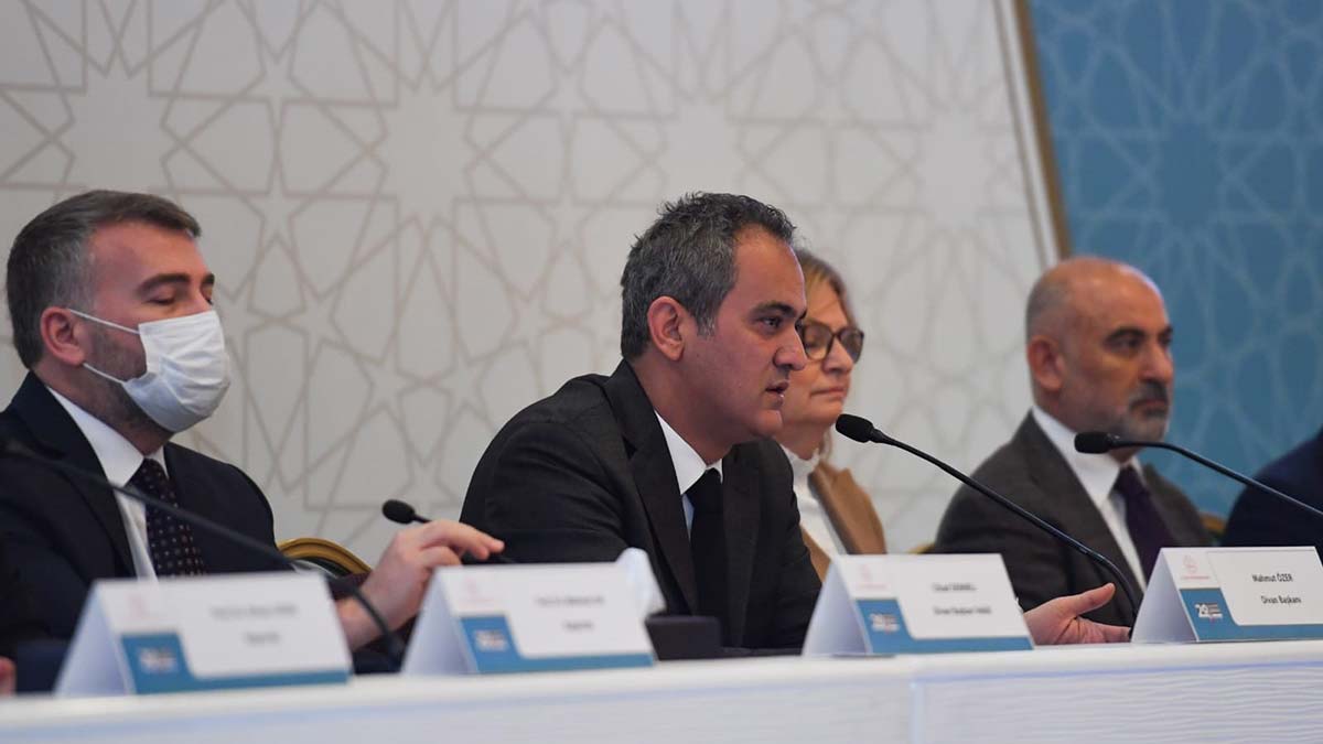 " Şurada alınan bu kararları, Milli Eğitim Bakanı olarak emanet olarak alıyorum"