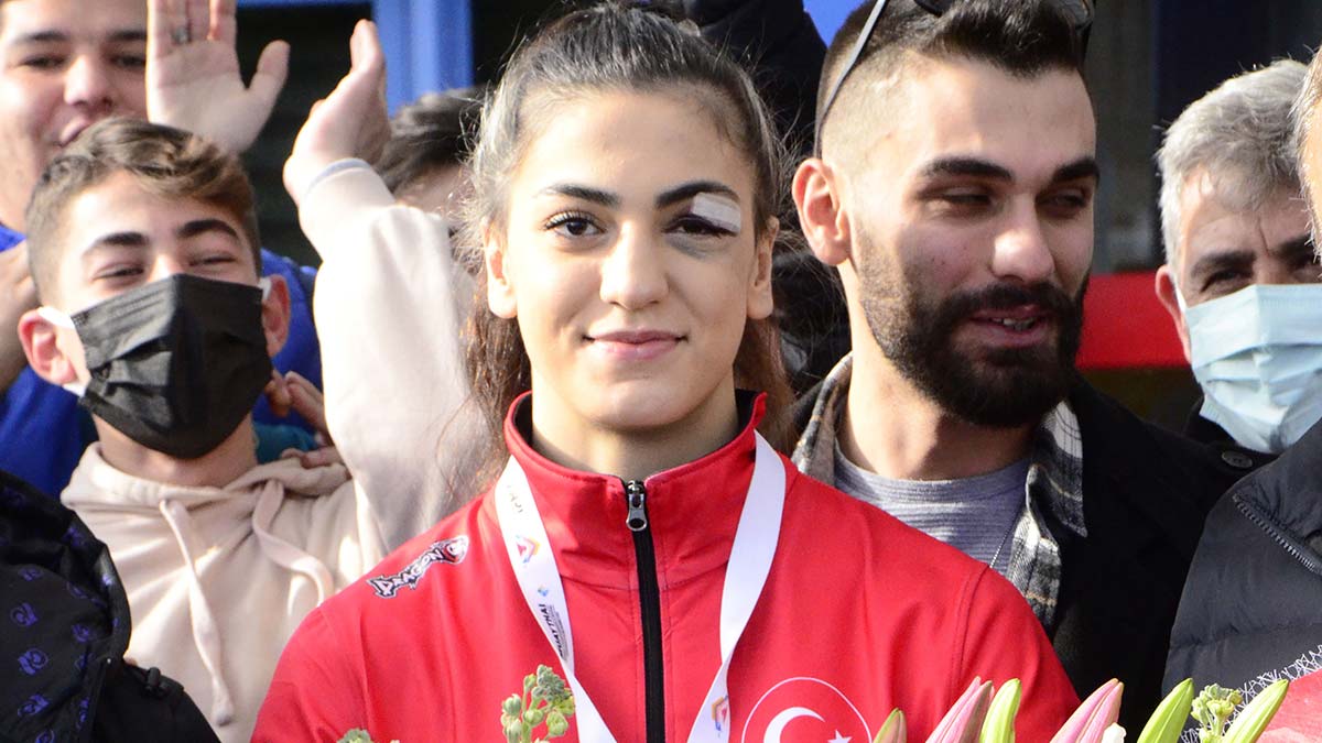 " Amcama, antrenörlerime, aileme, beni destekleyen herkese çok teşekkür ederim"