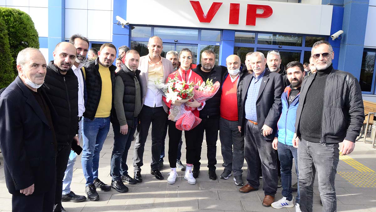 Muaythai Şampiyonası'nda, Bektaş dünya şampiyonu oldu