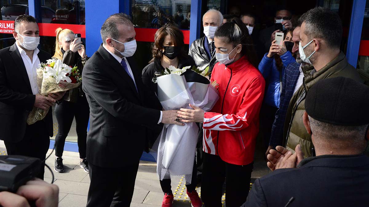 " Şu an olimpik değiliz eğer ileride olimpik olursak inşallah olimpiyatlarda yarışmayı düşünüyoruz"