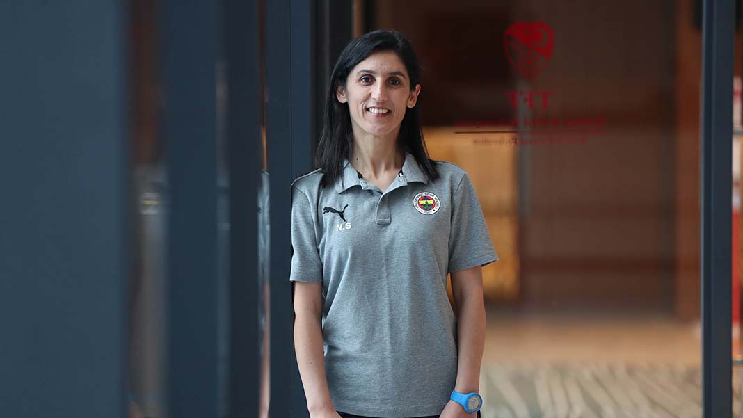 " Birlikte çalışmaktan ve öğrenmekten keyif alıyorlar. Karakterli bir oyuncu grubu ile çalışıyorum"