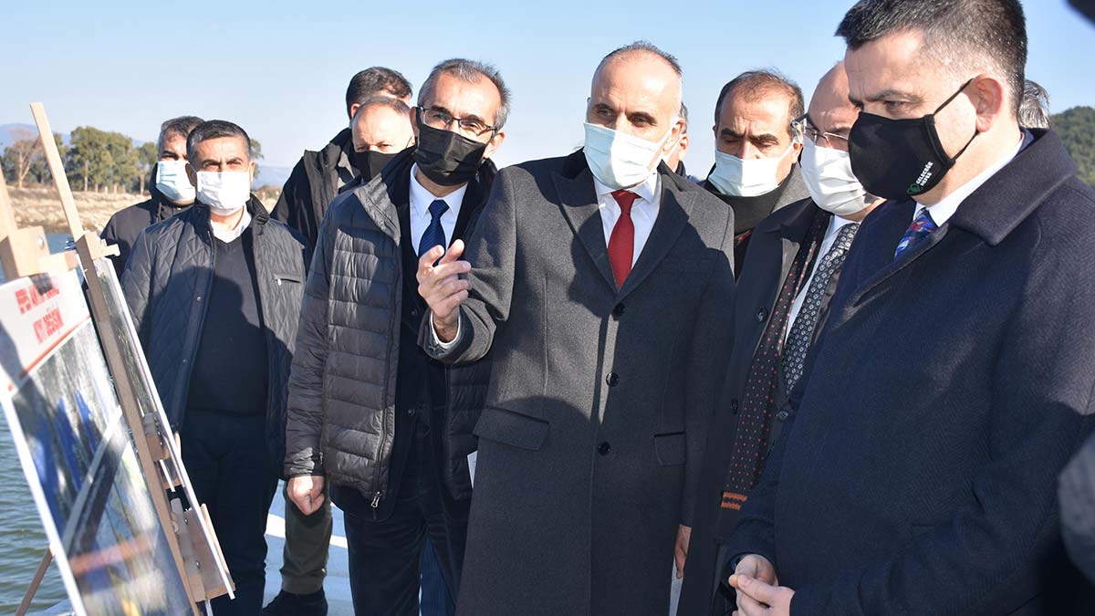 " Önümüzdeki senenin bitiminde Efes Antik Kenti'ne kadar teknelerin su yoluyla ulaşması konusunda arkadaşlarımız gayret gösterecekler."