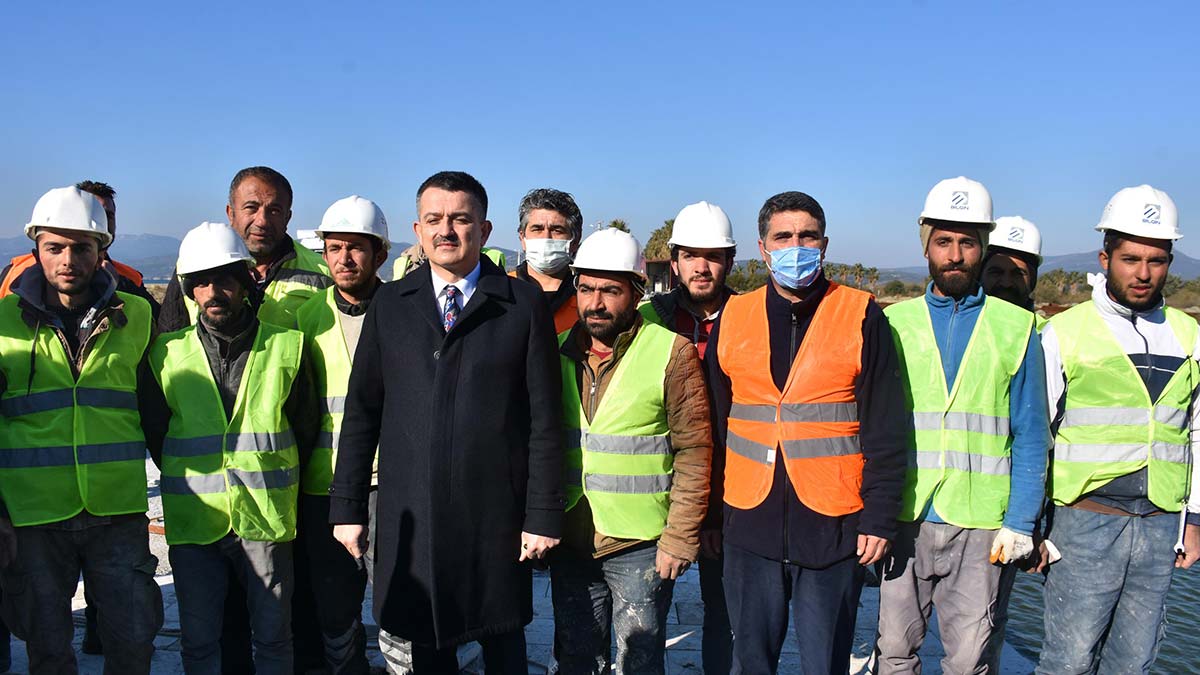 Pakdemirli'den Efes'e teknelerin ulaşımı mesajı