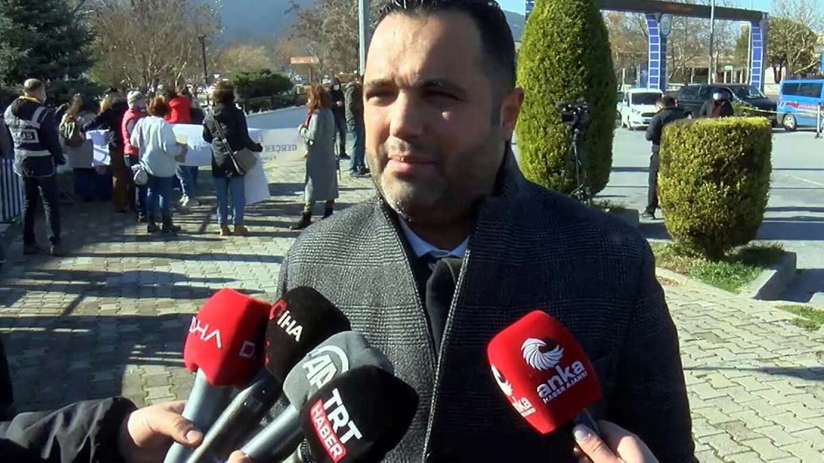 " Bu davanın bir an önce nihayete ermesini istiyoruz. Kamu vicdanını rahatlatan emsal bir karar çıkması için sonuna kadar hukuki mücadelemizi vereceğiz"