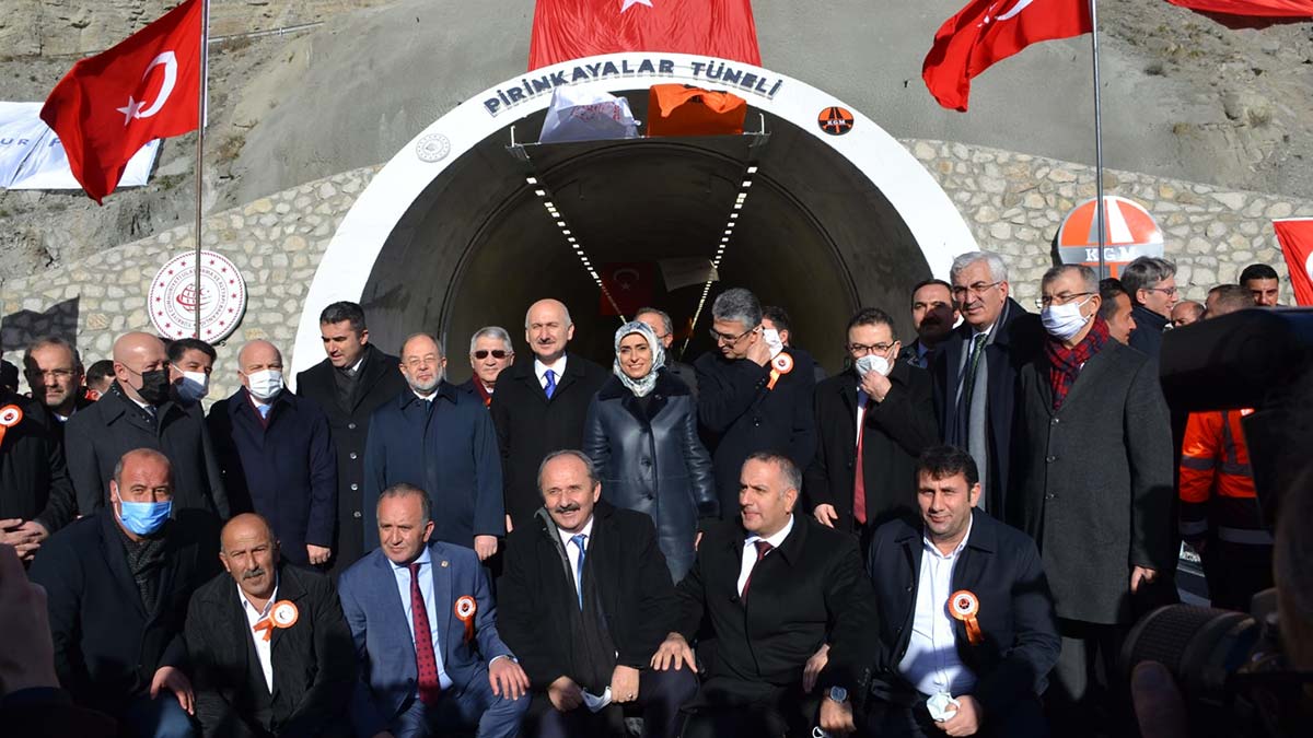Pirinkayalar Tüneli törenle açıldı