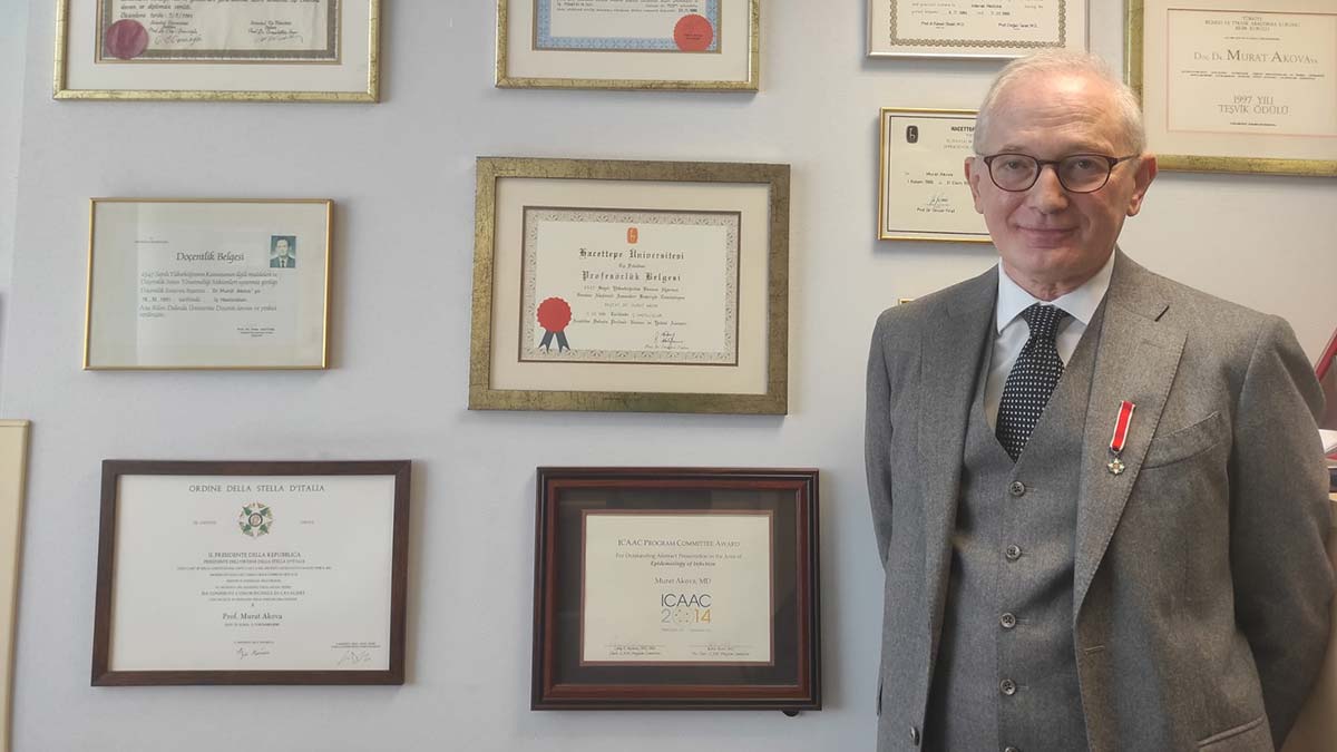 "Bilim insanı olarak bizim aslında bütün yaptıklarımızın sonunda beklediğimiz en önemli şey takdir edilmek"