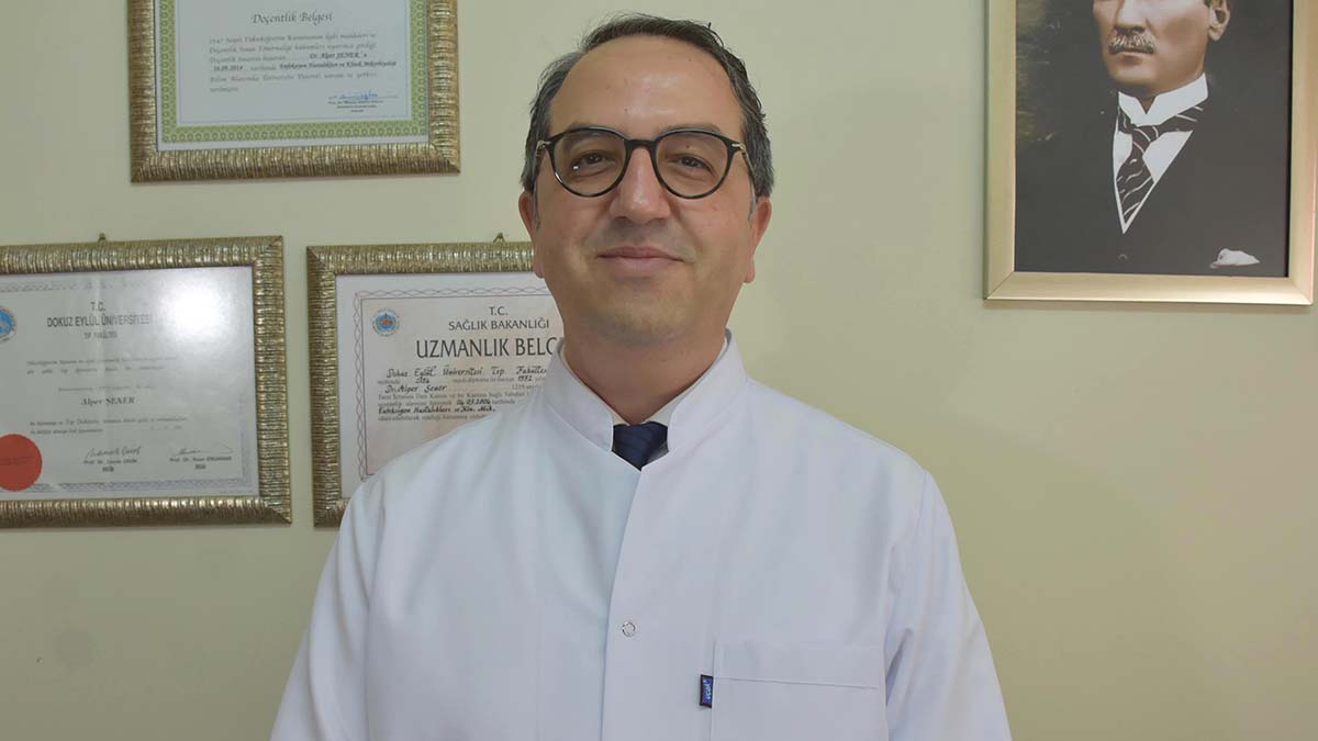 " 3'üncü doz için şu an tüm sağlık tesisleri açık ve sizleri bekliyor. Daha önce hiç aşılanmamış gruba da seslenip, aşı olmaya davet ediyorum"