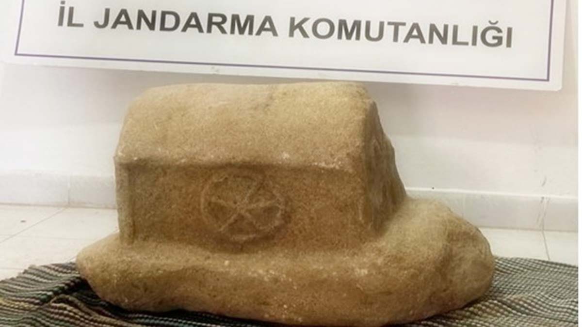 Roma dönemine ait çocuk lahdini satarken yakalandı