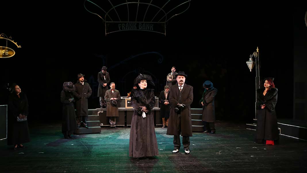 Şehir tiyatroları V. Frank oyununu sahneliyor