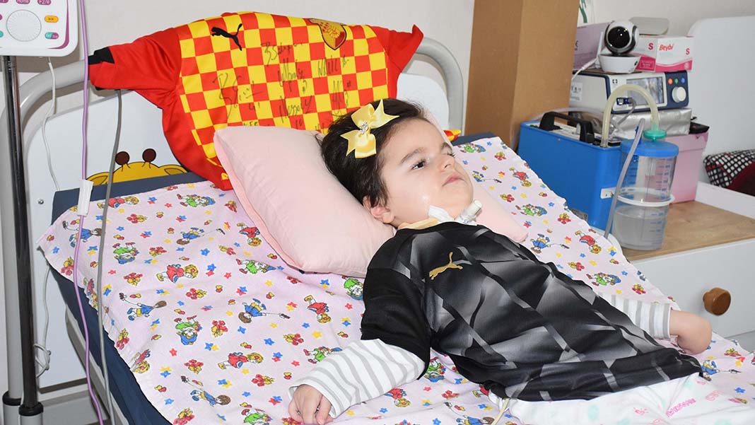 SMA hastası Duru için ünlülerden destek