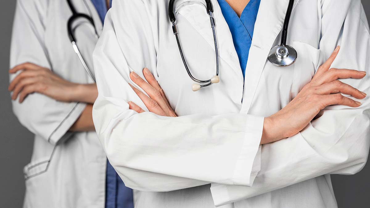 Sağlıkçılara ücretsiz toplu taşıma hakkı uzatıldı