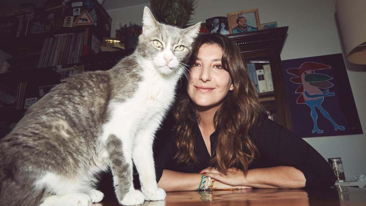 Şebnem Bozoklu kedi sahiplerine seslendi