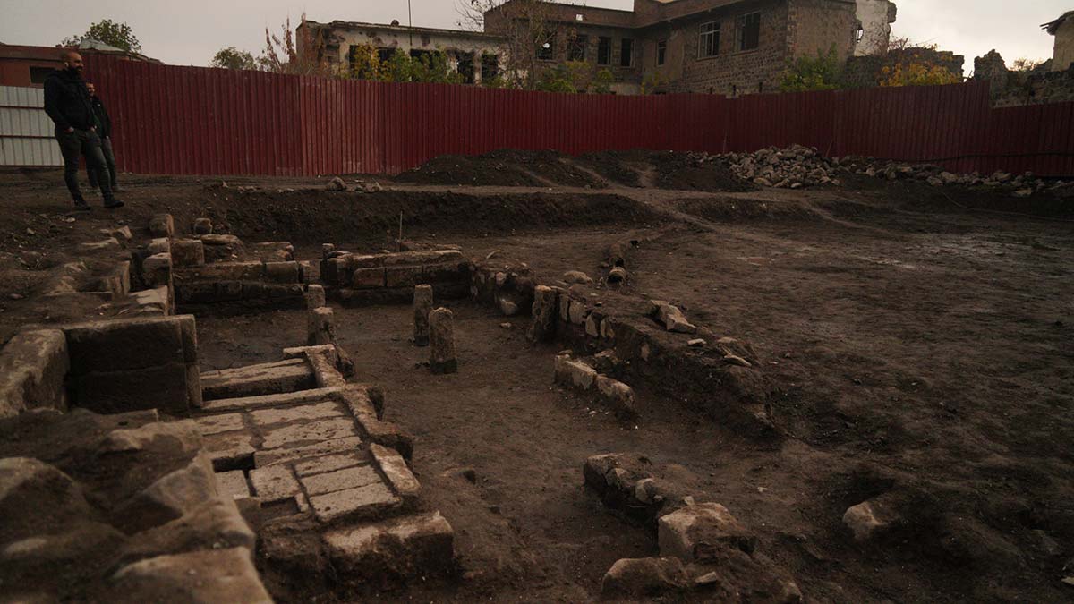 Şehzadeler Konağı'nda su kuyusu ve künkler bulundu