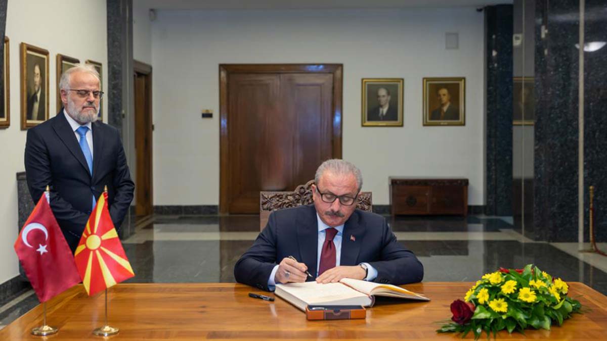 " Bu büyük ivme, ticaret hacmi için belirlediğimiz 1 milyar dolar ortak hedefimize yakın gelecekte ulaşacağımızı tahmin ediyorum"