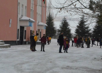 Şiddete maruz kalan öğrenciye psikolojik destek
