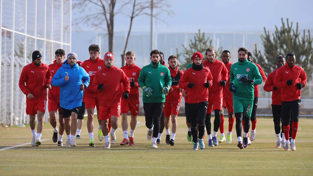 Sivasspor deplasman hazırlıklarını sürdürdü 