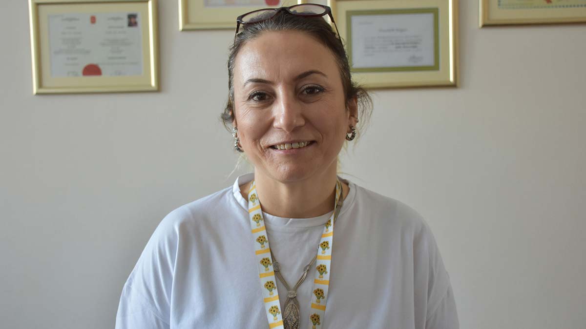 " Enfeksiyonlara bu havalarda daha çok yatkın oluyoruz. Kalabalık ve kapalı ortamlarda kalıyoruz"