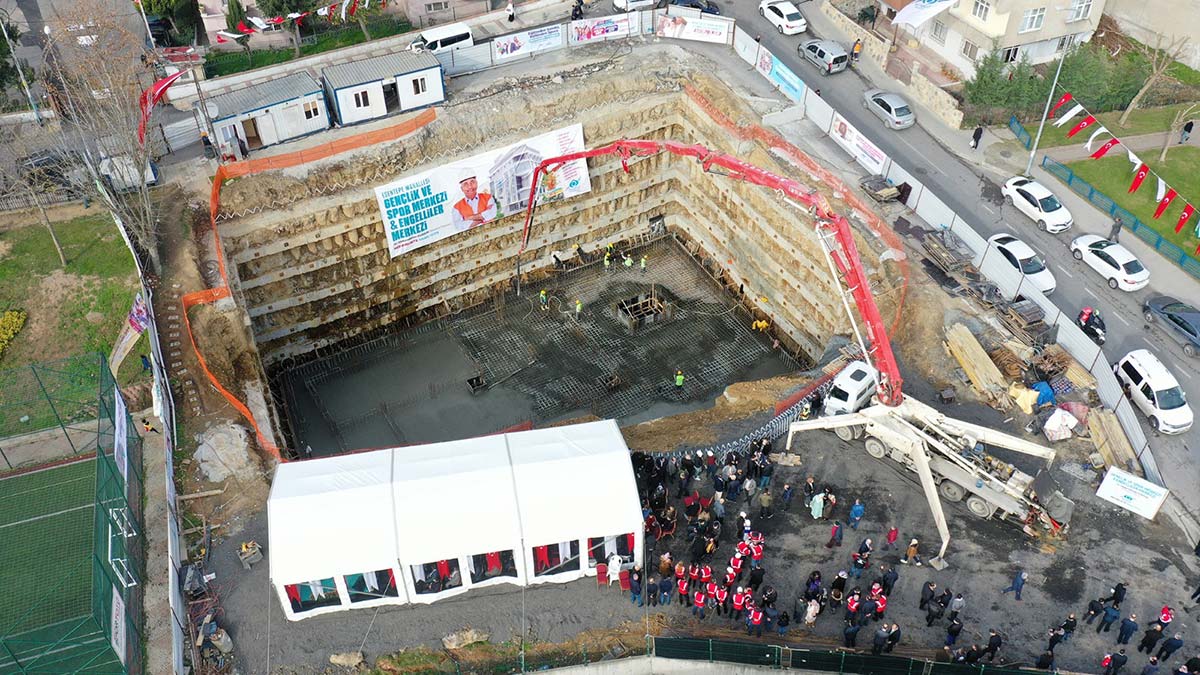 Sultangazi'de Gençlik ve Spor Merkezi'nin temeli atıldı