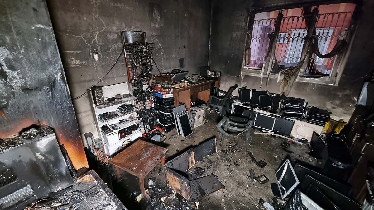 Suriyeli ailenin kaldığı tek katlı evde yangın çıktı