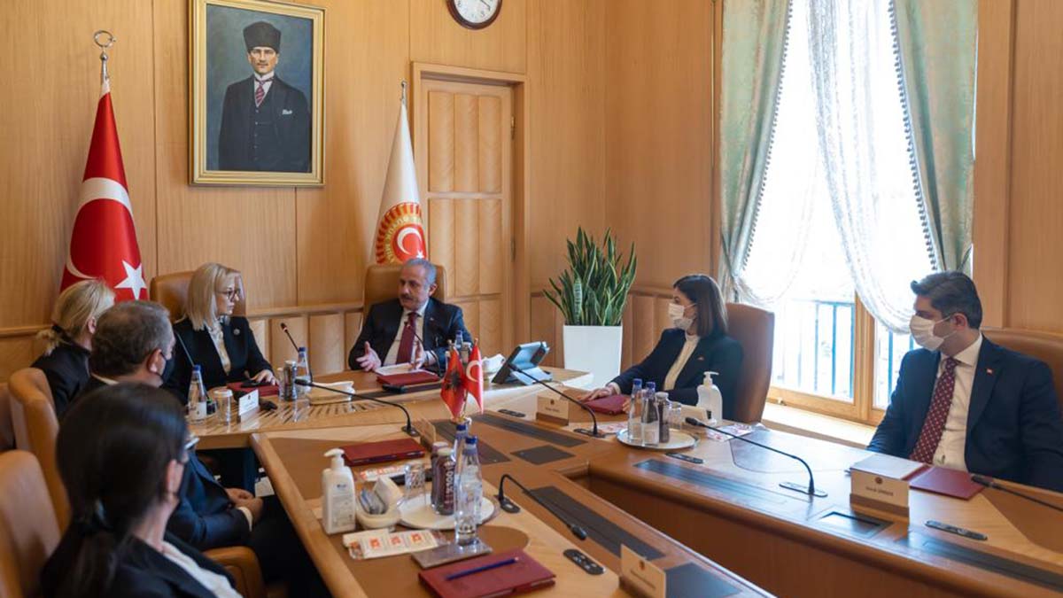 TBMM Başkanı: Üçüncü doz aşımı Turkovac oldum