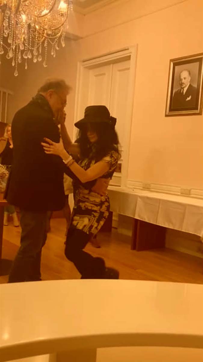 Lions Kulüp ve Artshop yayıncılık değerli bir etkinliğinde "Sanata Evet" diyerek iki sanatçıyı kitaplarda ve tangoda buluşturdu. Tamer Levent ve Çiğdem Yorgancıoğlu, Lions Kulüp Sanata Evet diyor.