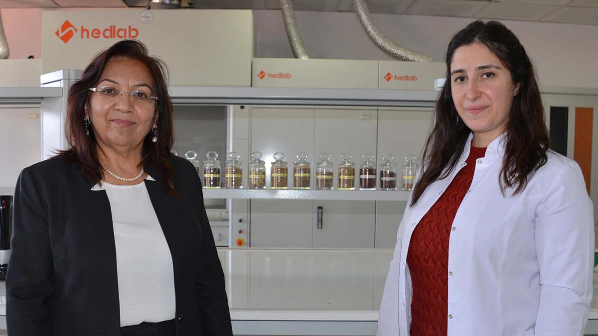 "Tüm analizleri yapılmış bitki ve bitkisel ürünleri eczaneden almayı tercih etmeliyiz"