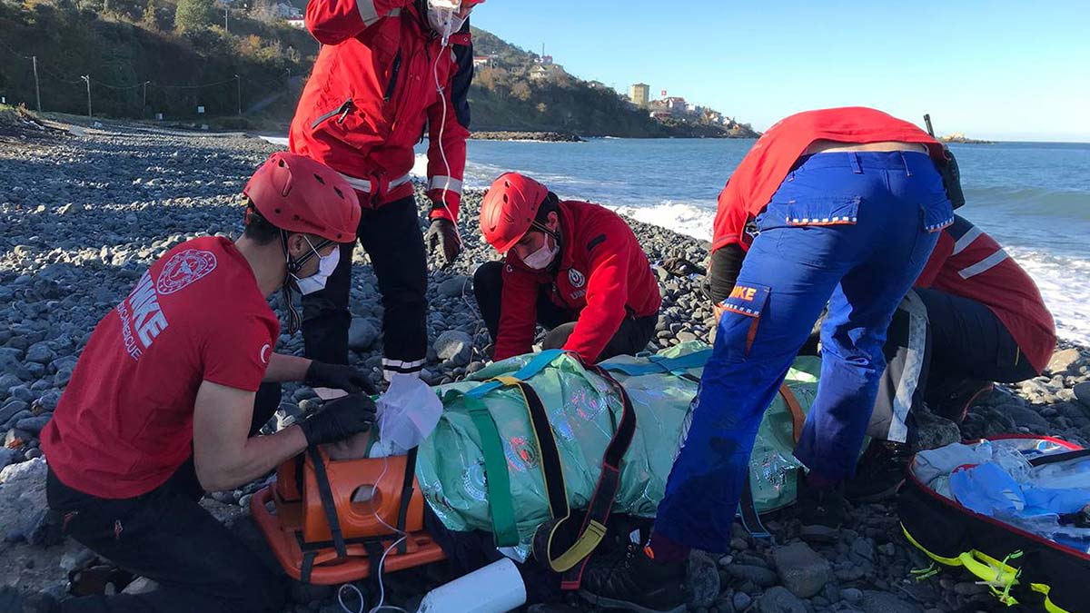 "Tüm gönüllülerimizle acil ve afet gibi durumlara hazırız. Türkiye’nin herhangi bir yerinde afet ya da acil durum olduğunda personel olarak ilk müdahaleye hazırız"