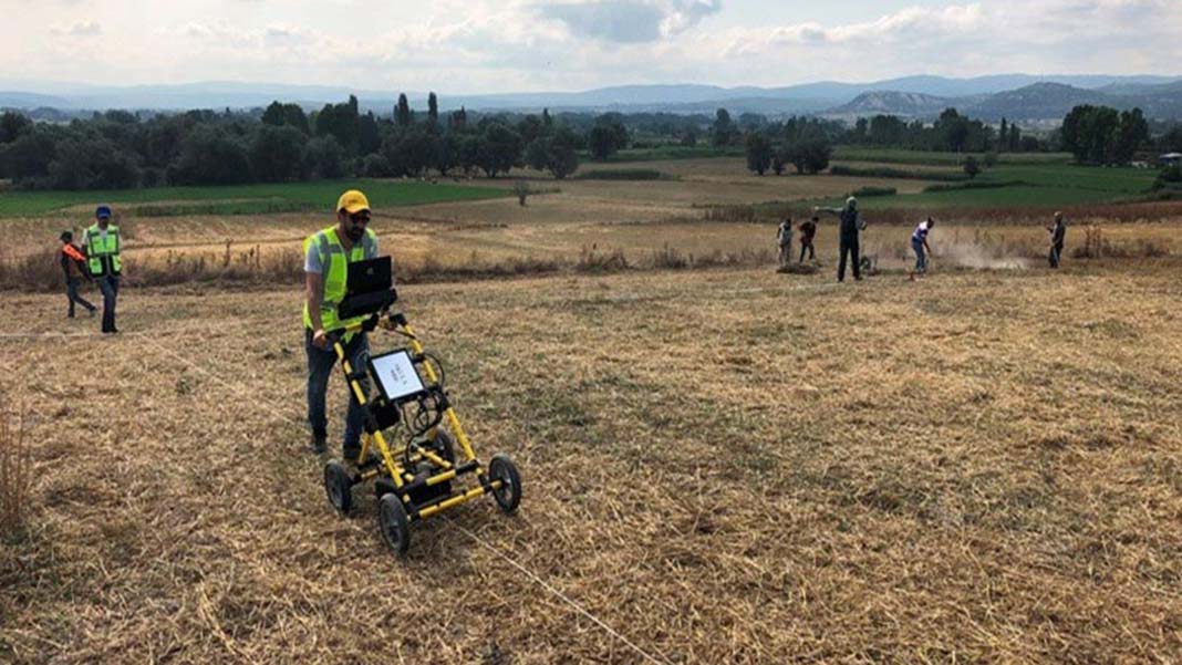 " Höyüğün 45 hektarlık boyutu düşünüldüğünde, Tavşanlı Höyüğü bölgede başkentlik yapabilecek düzeyde gibi görünüyor."