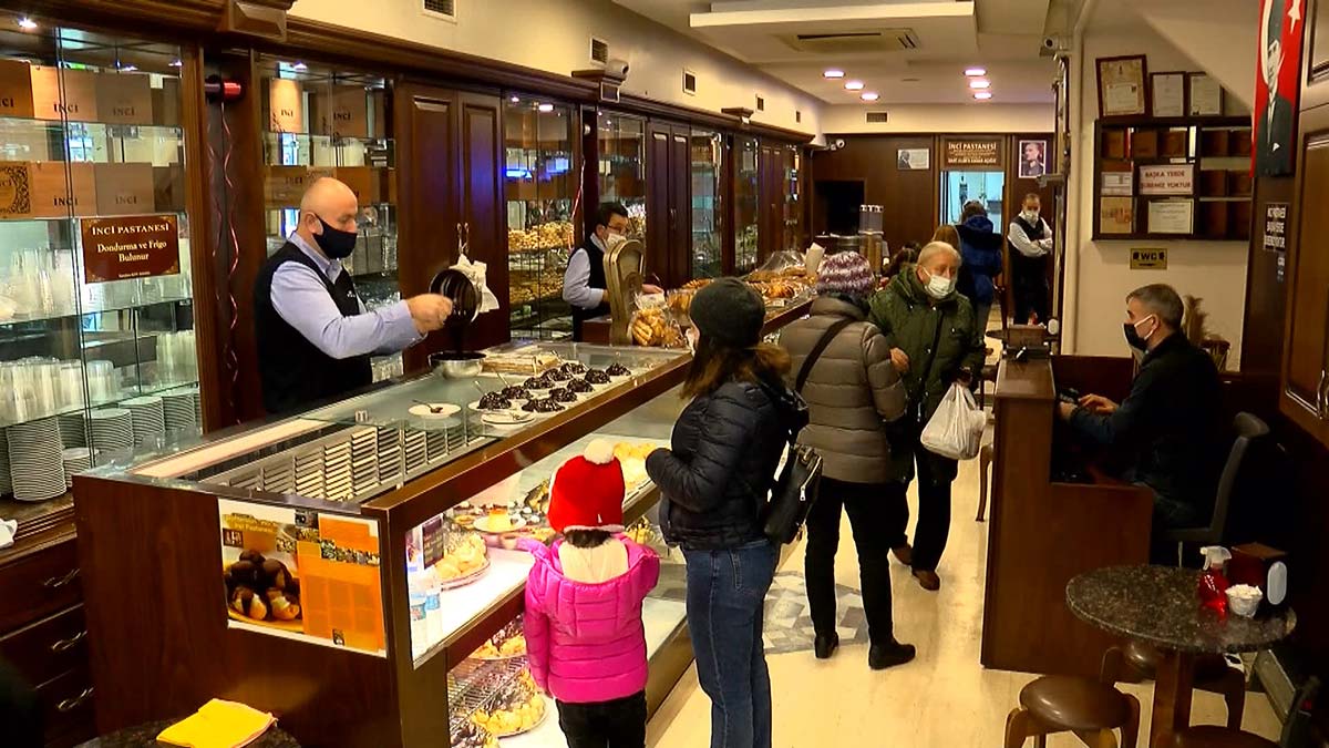  Şikayetler artınca İnci Pastanesi adına farklı firmalardan siparişler teslim edildiği ortaya çıktı 