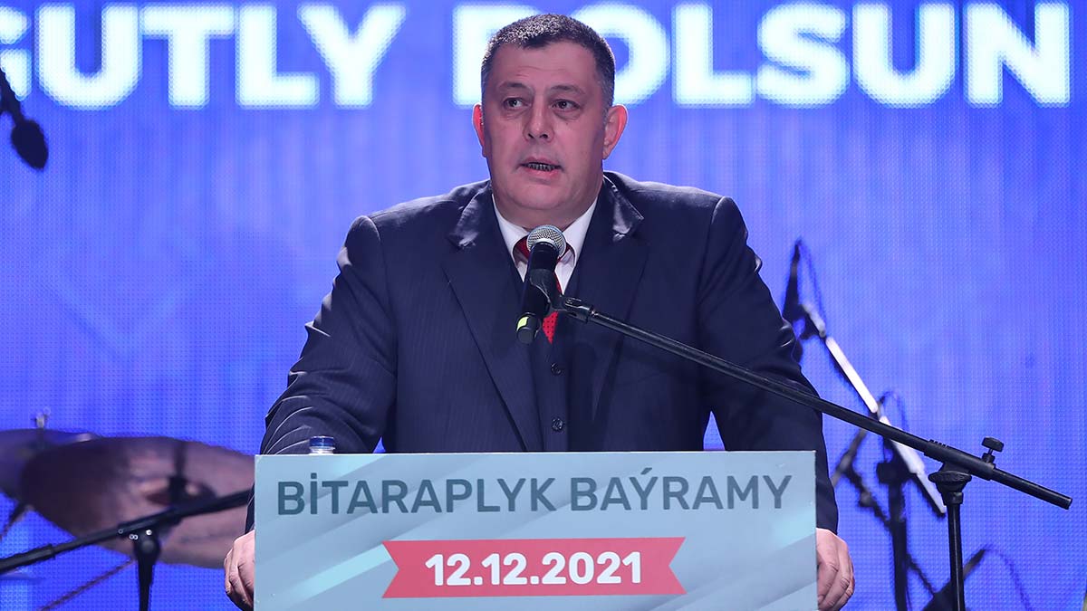 " 12 Aralık tarihi o günden itibaren Türkmenistan’da Tarafsızlık Bayramı olarak kutlanmaktadır"