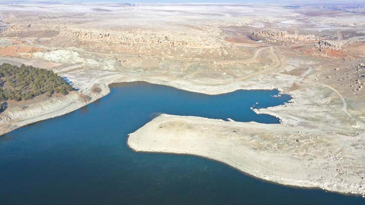 Tuz Gölü ile Mamasın Barajı'nda su seviyesi azaldı