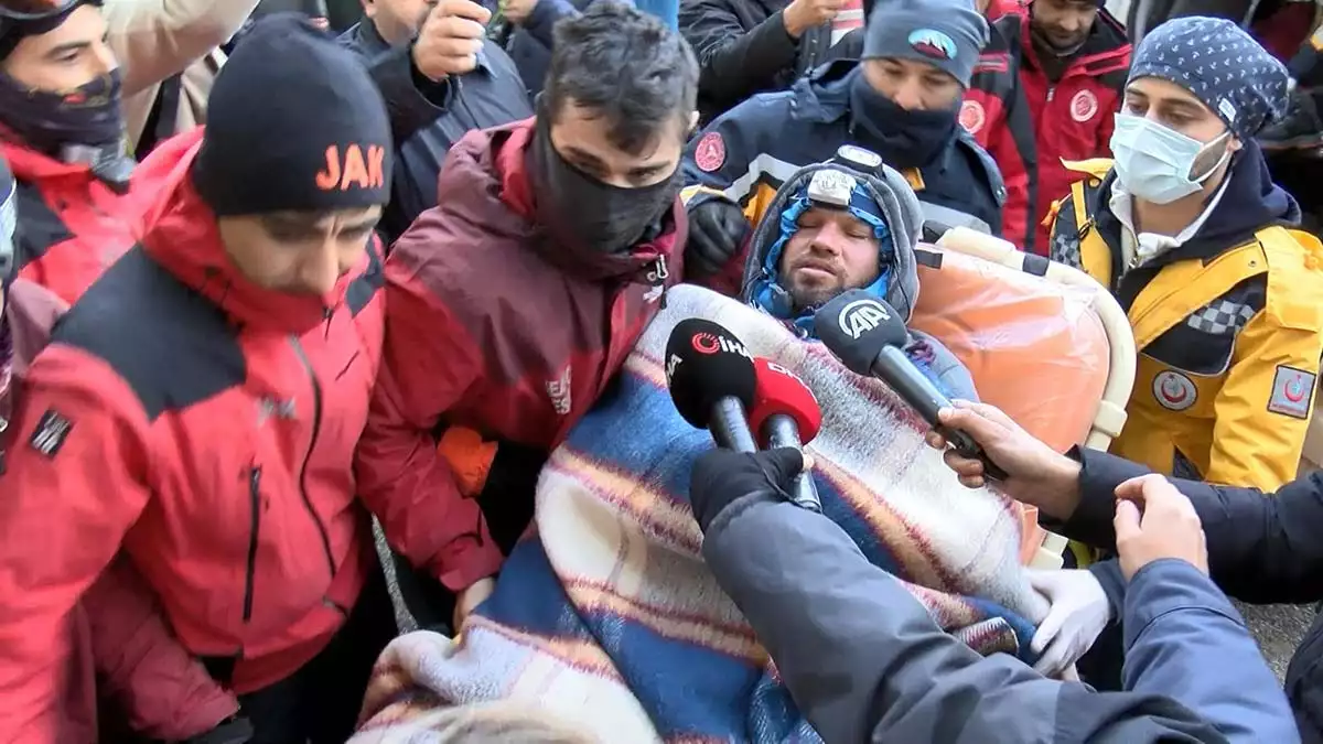 Uludağ'da 14 saat sonra ulaşılan dağcılar hastanede