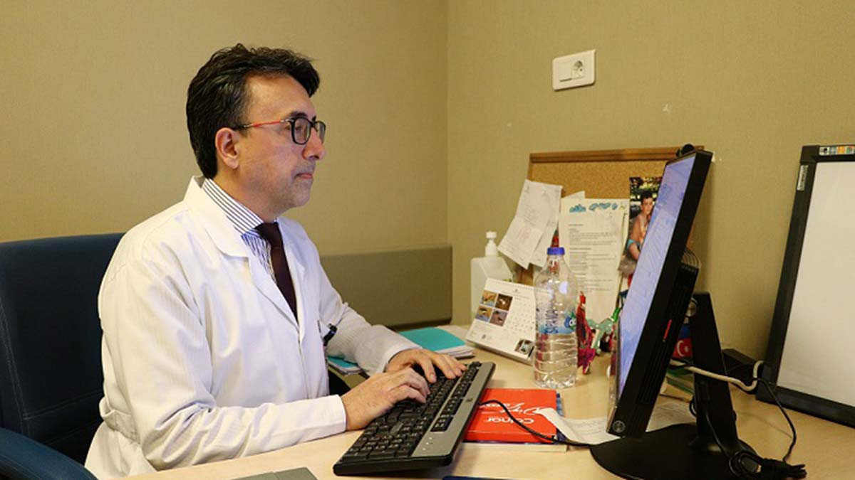 Uzmanında böbrek hastalarına covid-19 uyarısı