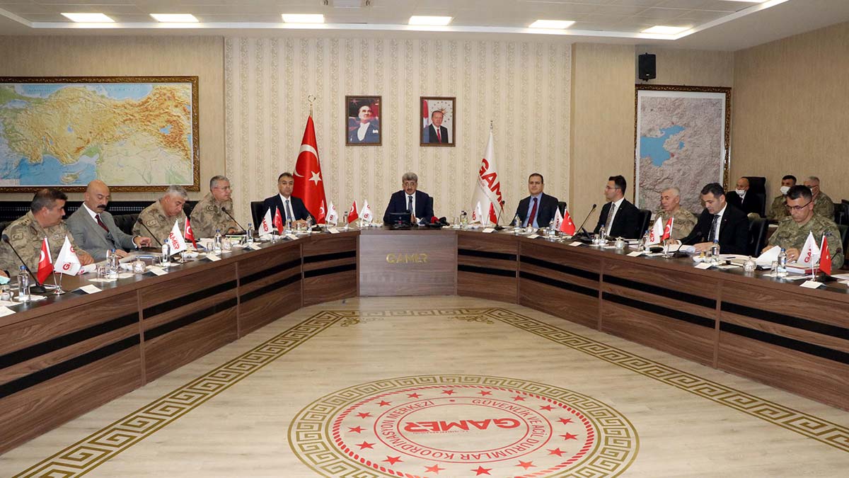 " Sınır birliklerine takviye birlikler görevlendirildi. Bu görevlendirmeler devam edecek"