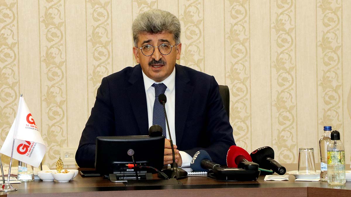 Van Valisi: Beklenen büyük dalga gerçekleşmedi