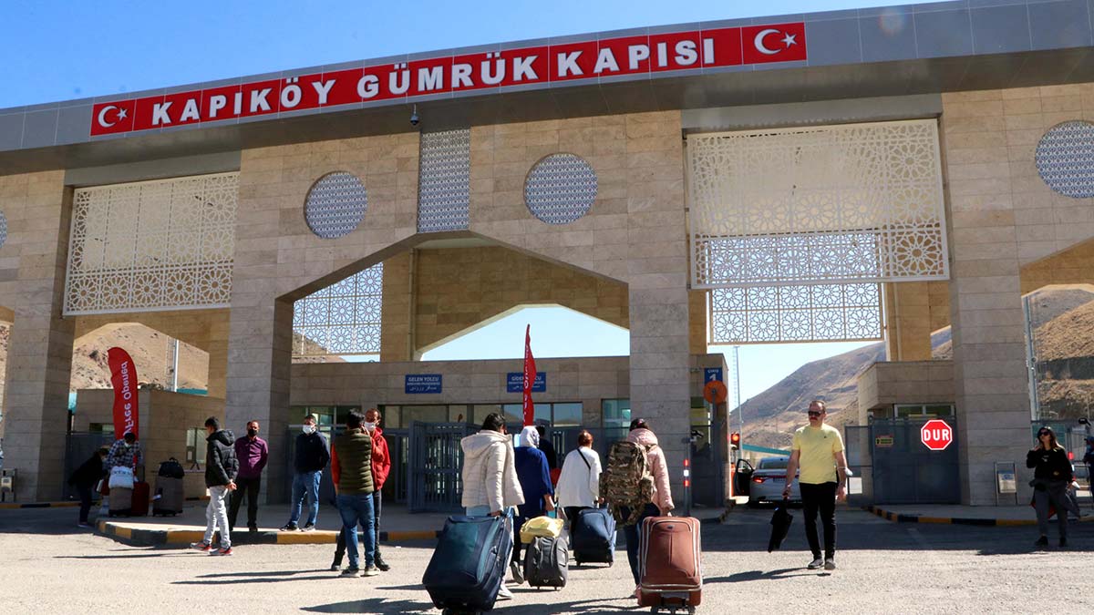 Van'a 1 ayda 18 bin turist geldi