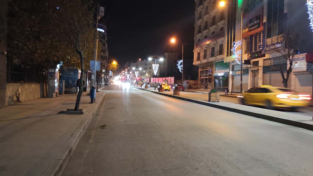 Van'ın Tuşba ilçesinde 4,9 büyüklüğünde deprem