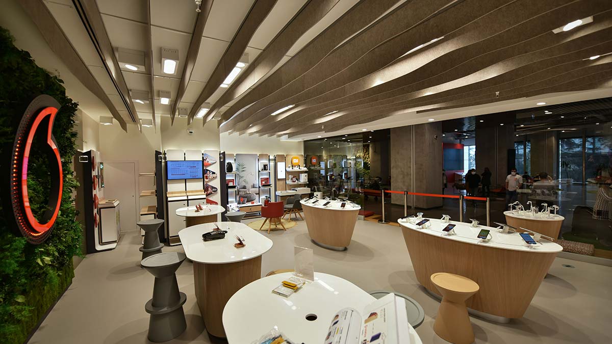 Vodafone Türkiye genelinde mağazalarını yeniledi