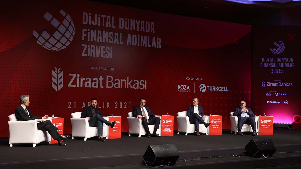 PttAVM.com Genel Müdürü Hakan Çevikoğlu, "Ödeme Ekosistemi: Değişen Davranışlar" oturumunda önemli açıklamalarda bulundu. Çevikoğlu, "Gelişen çözümler ile ticaret de hızlandı. E-ticarette beklentiler çok arttı" dedi.